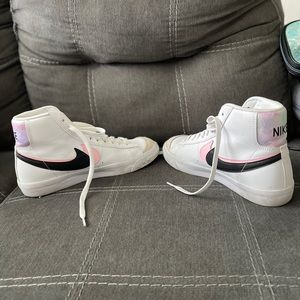 Nike Blazer Mid 77
Arctic Punch (GS)